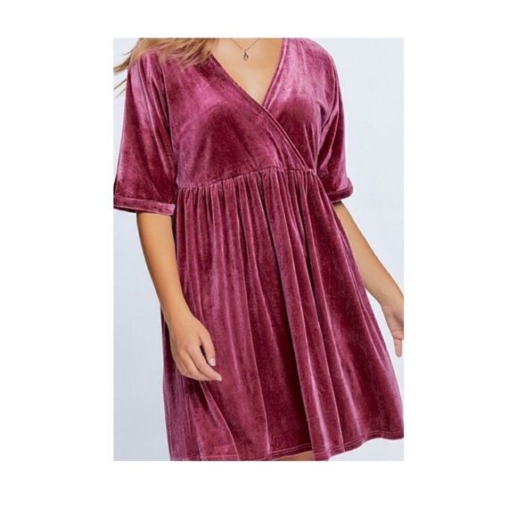NEW Davi & Dani Rose Velvet V Neck Dress NWT - Picture 1 of 16